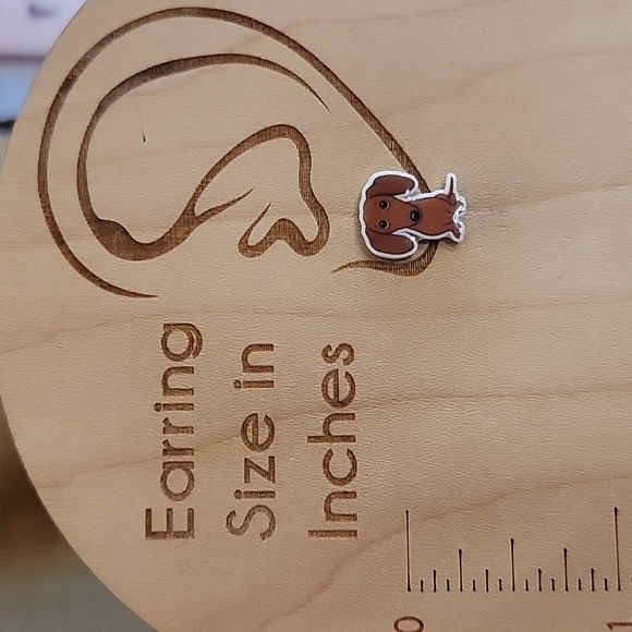 DOXIE CARTOON STUD EARRINGS - Picture 3 of 6